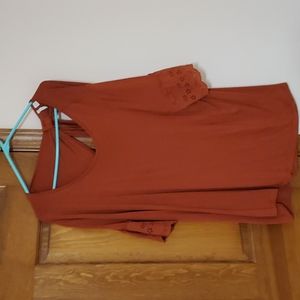 Cato 18/20 rust short sleeve lace bell sleeved, open back, ties, cute top.